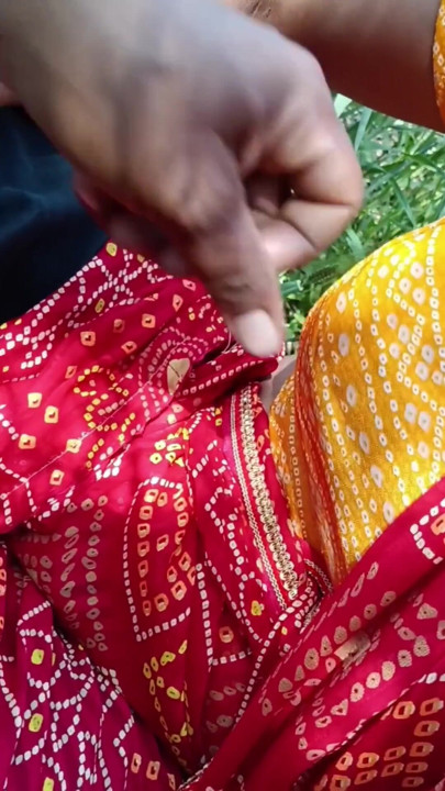 Apne sage chhote devar ke sath bhabhi farm main Apne chhote devar ka land chus kar apni gand marva rahe Apne sabhi… | Clip 1