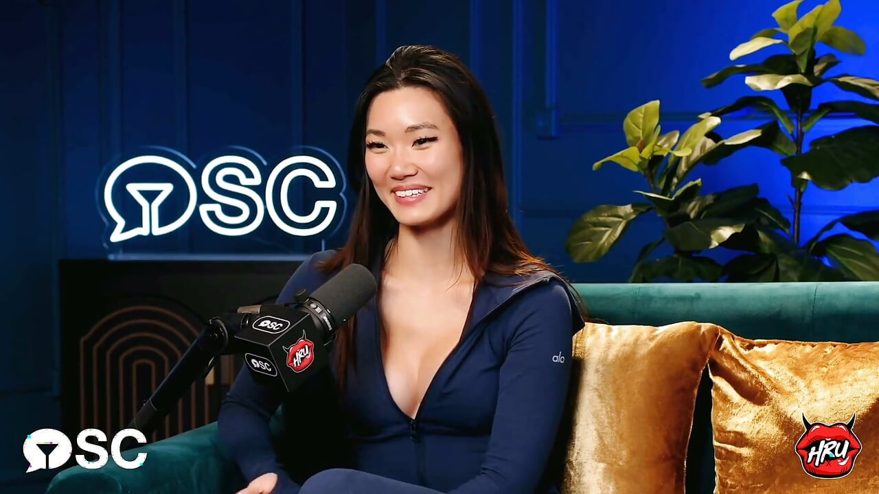 Từ thẳng một sinh viên đến cưỡi ngựa hoang dã của nữ hoàng hậu môn lucy mochi