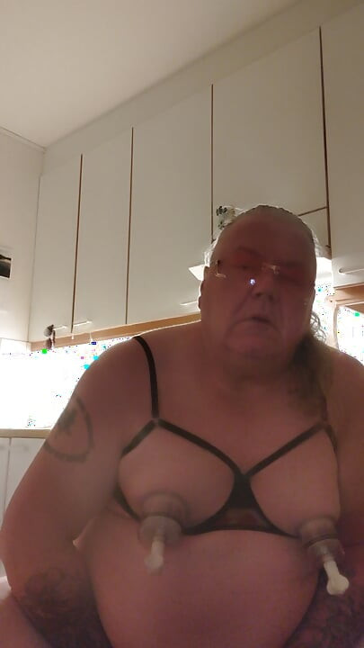 Gangstazz titty pump show, fat Belly Big Ass, dildo In the ass