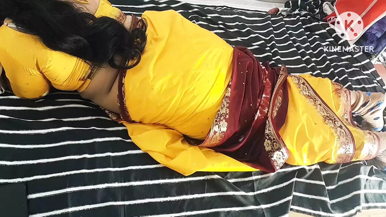 CLEVER DEVAR FUCK HOT BHABHI IN HINDI AUDIO.