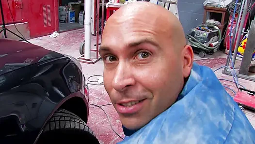 Dua cewek cantik dientot sama tukang mekanik mobil