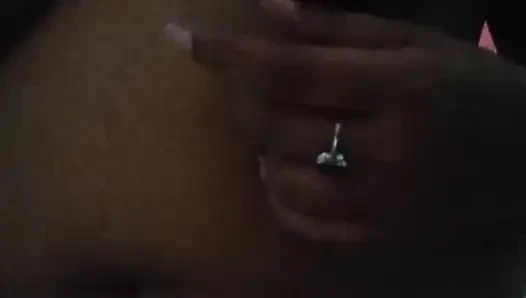 Teman gadis sri lanka menunjukkan payudaranya kepada teman bboy-nya