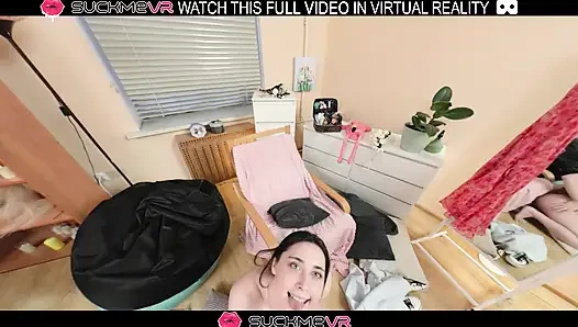 Die vollbusige brünette Remido genießt die sexuellen aktivitäten ihres freundes in VR.