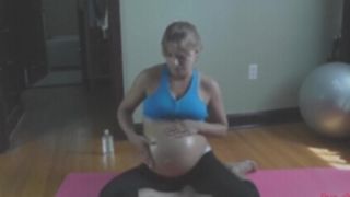 Горячий живот беременной с животом