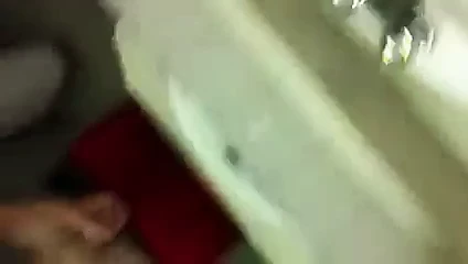 alışveriş merkezi tuvalet boşalmak
