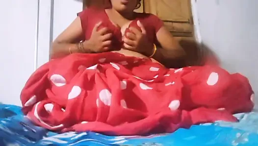 Indian beautiful sister-in-law in red saree fingering in thirsty pussy xvideo