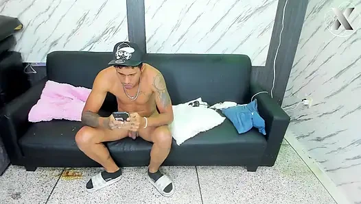 Глотать молоко в эпическом минете