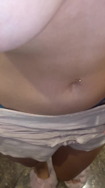 很多肮脏的垫子！撒尿特写合集！女性 第一人称视角！ | 短片 1