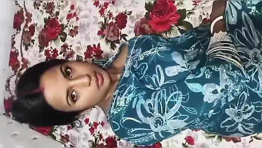 Musim 200. Bhabhi tetek besar menjatuhkan susunya ke kontol pacar