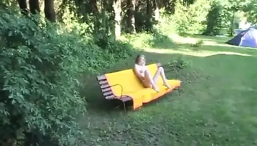 Большой жесткий член на улице раком