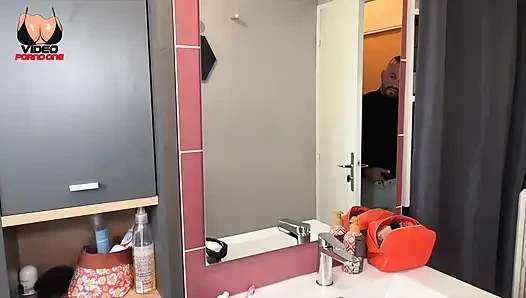 Mein Mitbewohner Mag Es, Unter Der Dusche Gefickt Zu Werden
