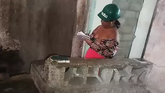 The boss goes to supervise the work and while the workers arrive she mas...