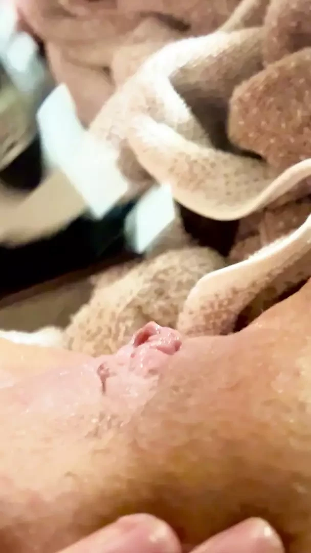 Shaving my wet pussy