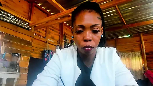 Ролевая игра менеджер с большой задницей дает интервью потенциальному сотруднику и заставляет его дрочить и сперма на обратный отсчет, чтобы получить позицию!