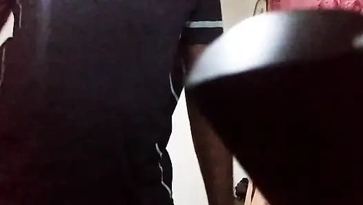 Gerçek hizmetçim sutyensiz beni baştan çıkarıyor
