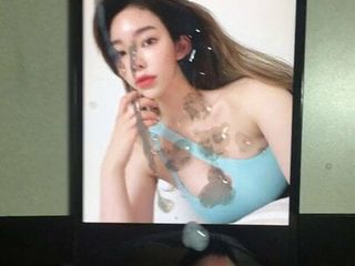 Koreanisches ig Modell Becca Seunghee Sperma-Tribut