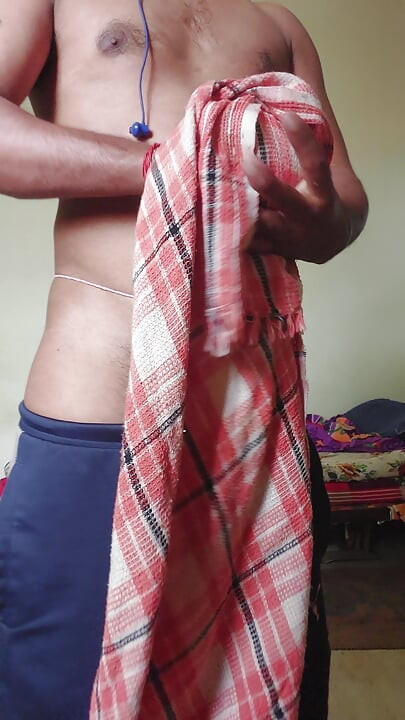 Aaj Aunti  ka  Bada Bada Duddu Ko Dekha Bahut Hi hila hila Ke Ja Rahi Thi Fir Hsm bhi Hilana Suru kiya .