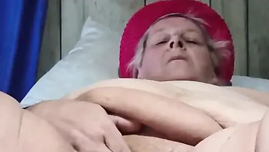 Parmaklarını deliğine sokuyor boşalmak onun hedefi