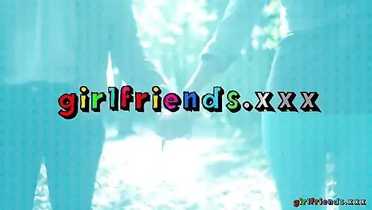 Girlfriends xxx - tur kelilingin memek besra ceko sama teman inggrisnya