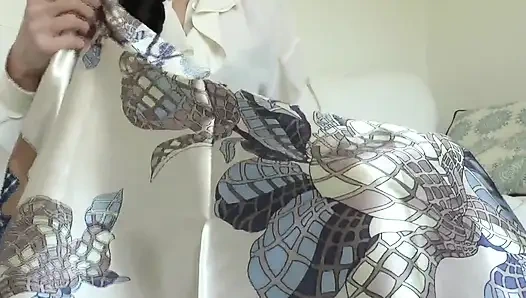 Syal satin baruku bikin kamu pengen muncrat dan lemah, scarf joi, lady victoria valente