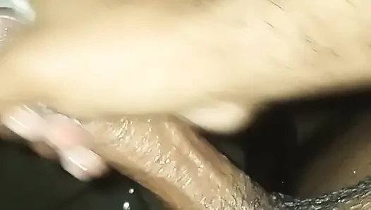 Pria masturbasi dengan pasangannya dan mereka akhirnya