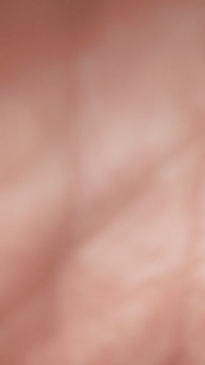 公共厕所被拆开，就在钻孔荣耀洞和等待之前