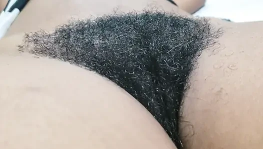 Doğal kıvrımlı amatör kıllı amcık orta yaşlı seksi kadın anları