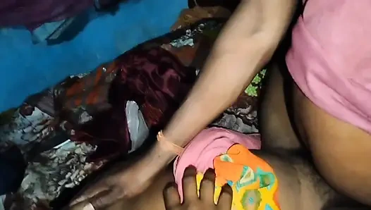 Jaymala hone se pehle larki ne friends se chudwaya