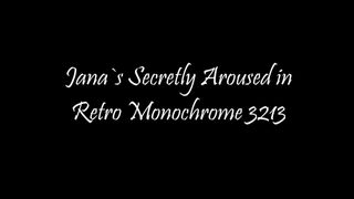 Secrètement excité en rétro monochrome 3213