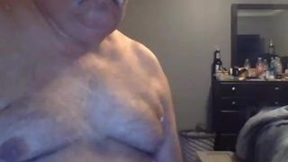 Ông nội hiển thị trên webcam