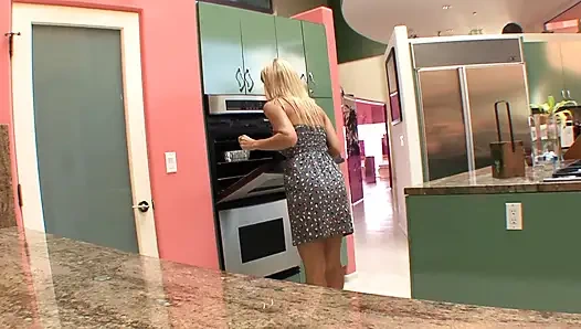 Stunning blonde MILF seduces her lesbian stepdaughter