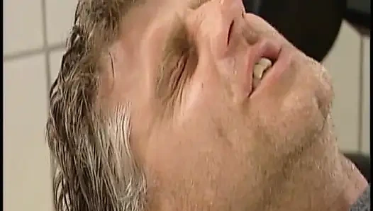 Yaramaz Kızlar Yarak Emiyor Ve Sert Sikişiyor