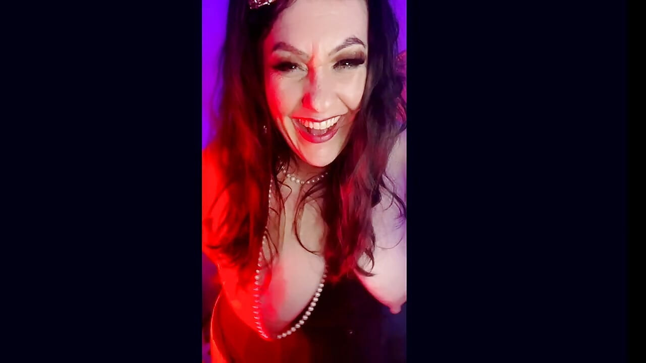 HOmewrecking BBW Babe SanDiego8383 bdegs fotr her married lover's cock