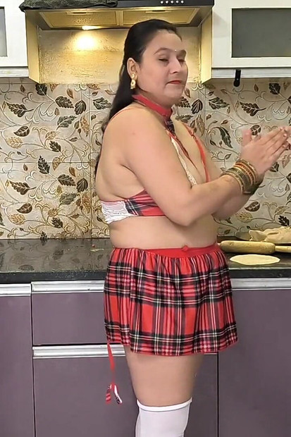 Svršavanje u usta Jebanje u kuhinji