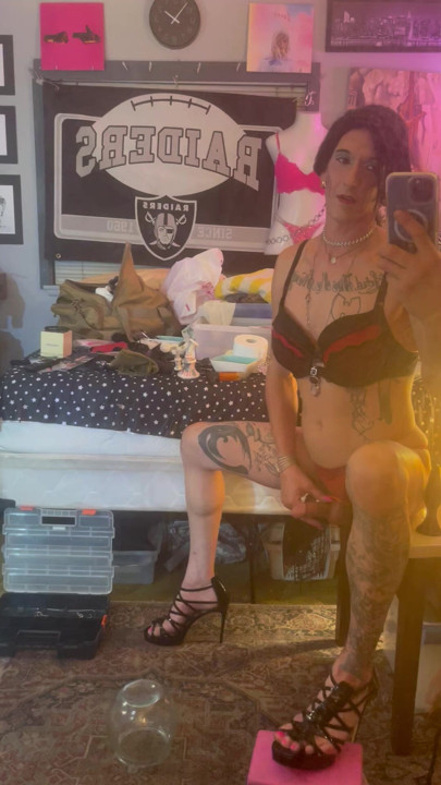 Sissy jerkOFF
