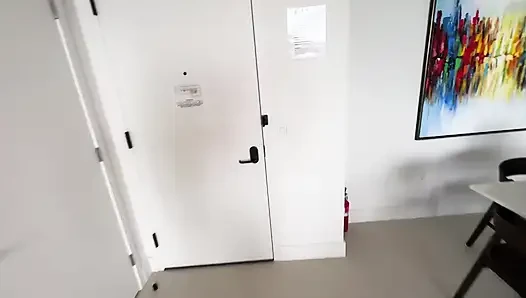 Süße vickie nimmt jmacs großen schwanz und einen cumshot auf die muschi