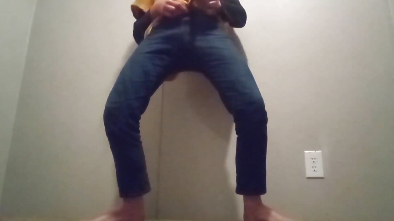 Je me déshabille et me taquine