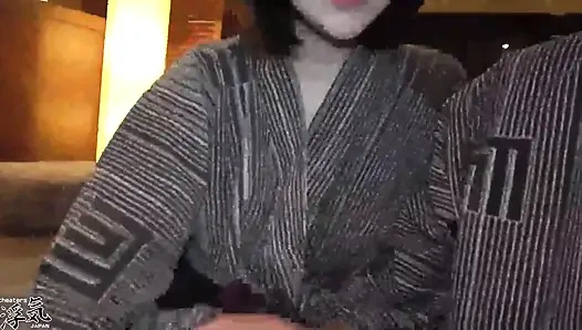 İnanıyor musun? O çalışan bir idol!