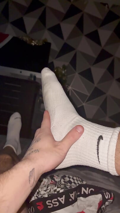 आदमी खुद को आराम देता है