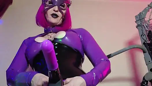 Fetisch gummi-domina eva latex lila kleid Maske dicker arsch MILf spielzeug bdsm domina solo heiß