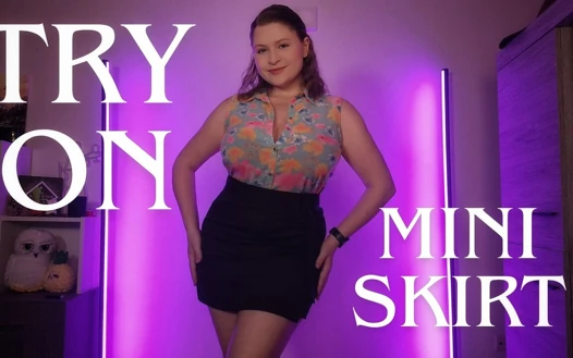 Office Mini Skirt Try-on Curvy Fit Check