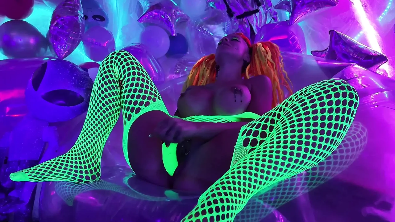 Neon rave solo dildo fuck