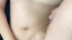 Une petite amie asiatique se fait baiser par une grosse bite noire