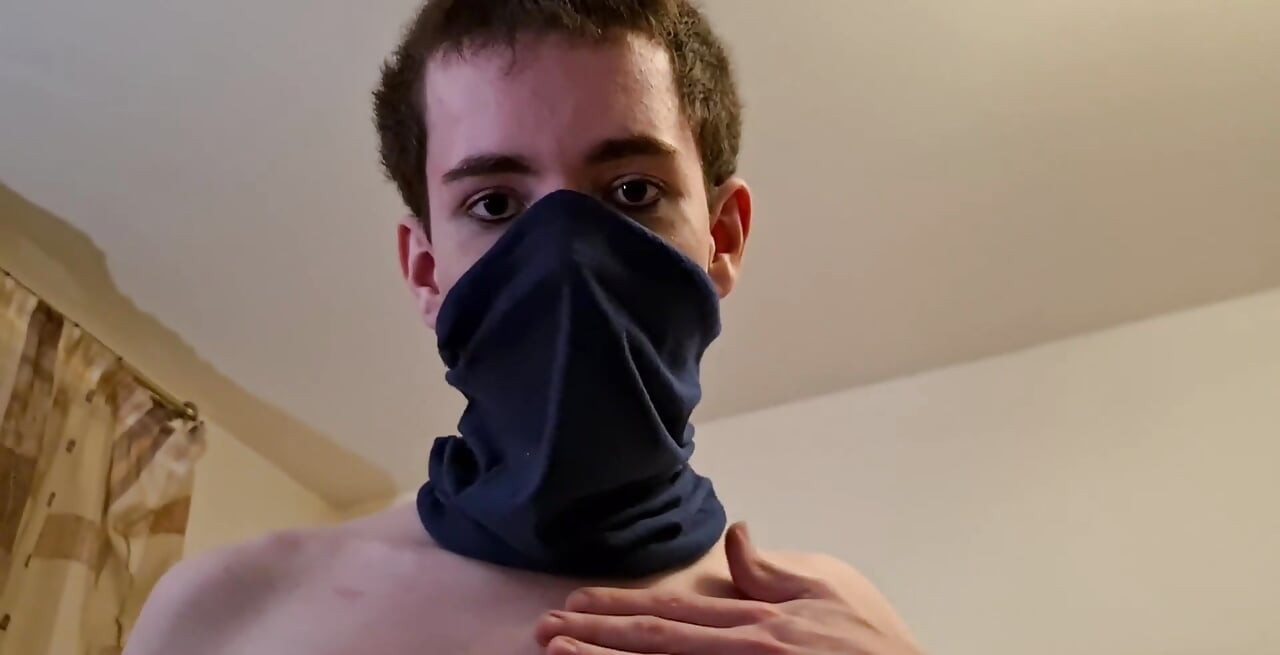 Stenjuća femboy kurva dobiva tvrdo razbijanje rupe od debelog kurca - Prettyboi2000x