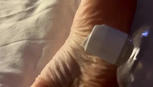 Yağlanmış sürtük evli kadın masajın tadını çıkarıyor