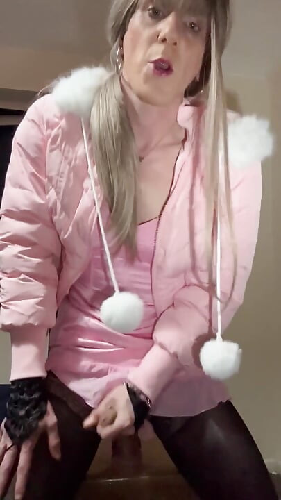 Jess Silk Rides Dildo