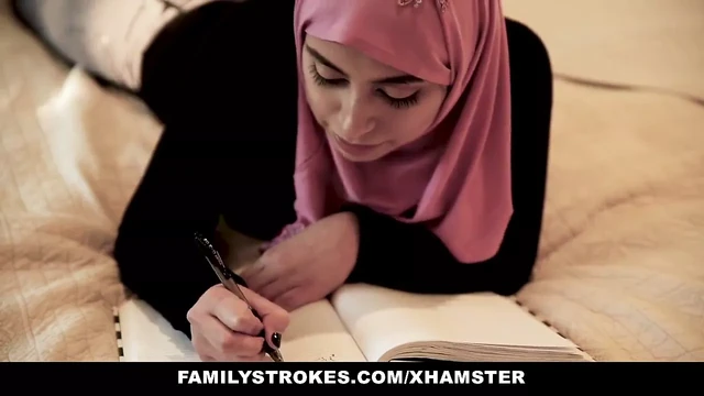 Pakistani wife rides cock in hijab