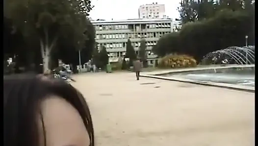 Güzel lisa kendini çok ateşli bir yolculuğa atıyor!