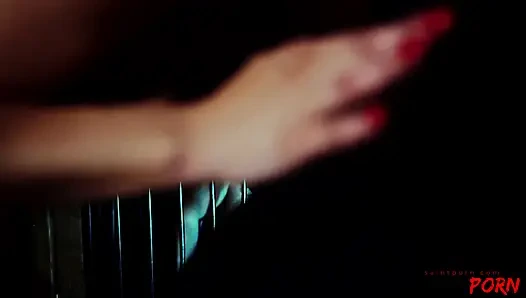 Exhibitionistin Samantha Bentley Fickt Einen Hengst Im Freien