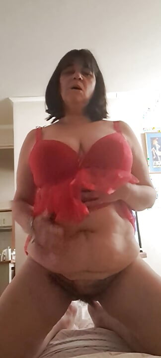 Showing off Hot MILF Tits